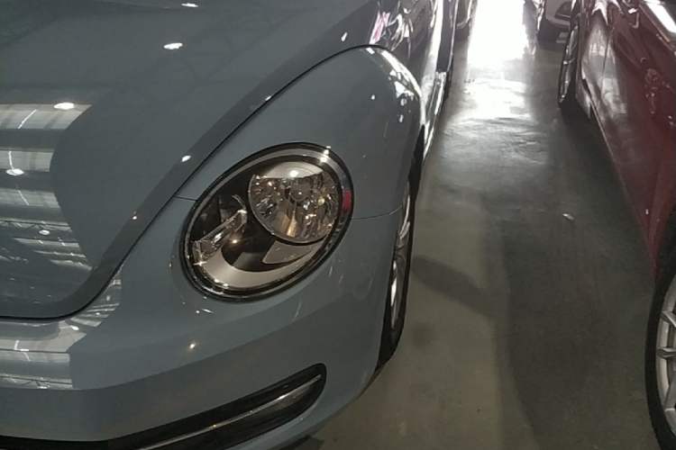 Used Volkswagen Beetle 2015 180TSI model Left Front Headlight
