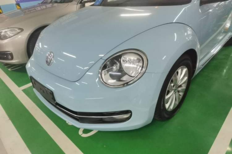 Used Volkswagen Beetle 2015 180TSI model Left Front Headlight