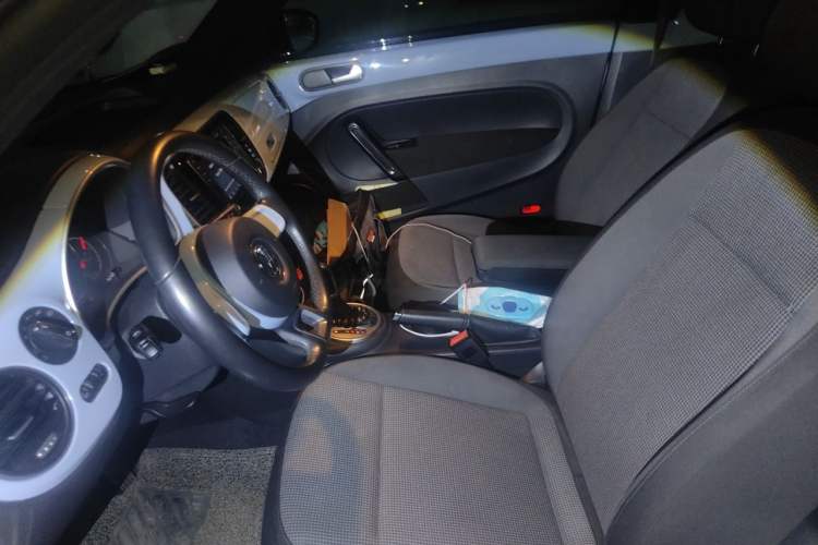 Used Volkswagen Beetle 2015 180TSI model Left Front Seat