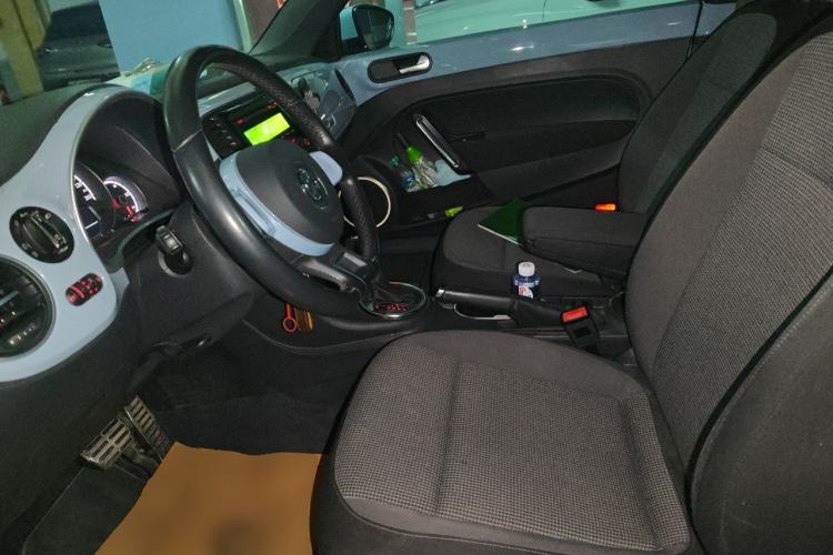 Used Volkswagen Beetle 2015 180TSI model Left Front Seat