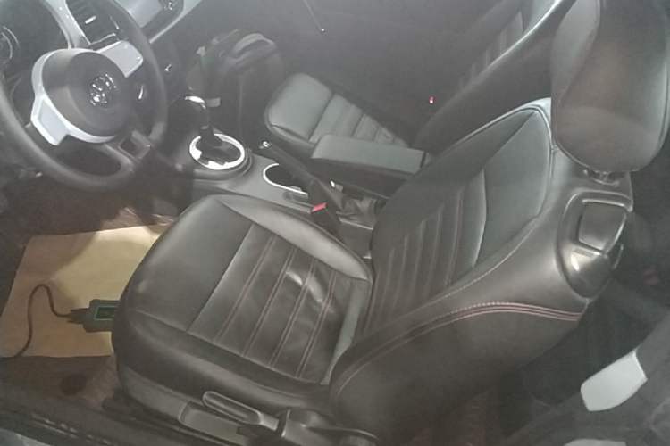 Used Volkswagen Beetle 2015 180TSI model Left Front Seat