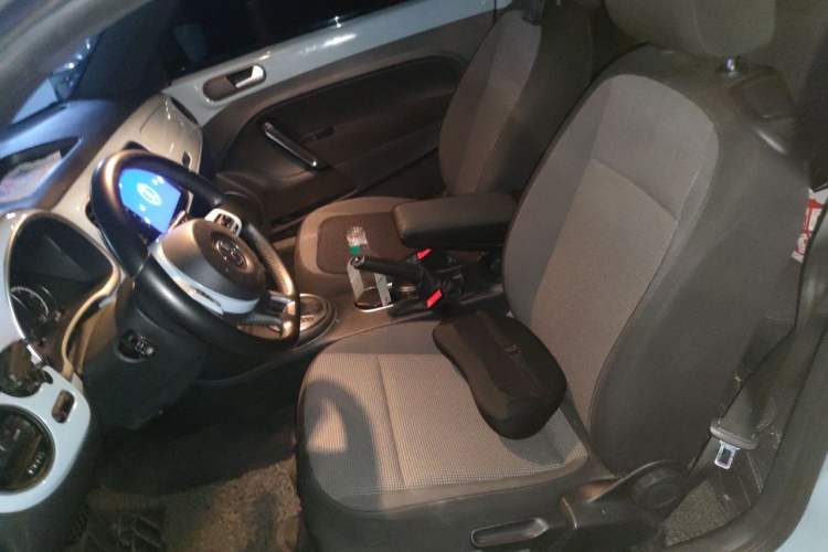 Used Volkswagen Beetle 2015 180TSI model Left Front Seat