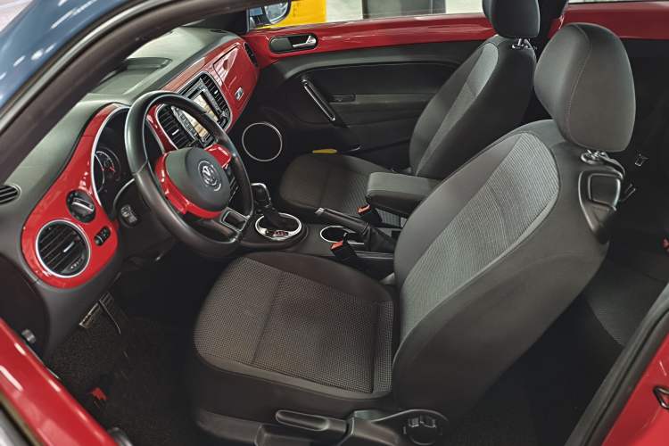 Used Volkswagen Beetle 2015 180TSI model Left Front Seat