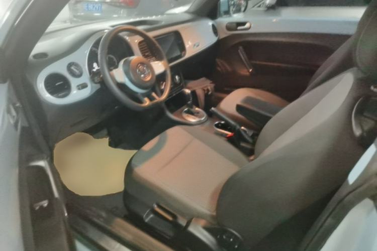 Used Volkswagen Beetle 2015 180TSI model Left Front Seat