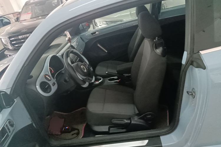 Used Volkswagen Beetle 2015 180TSI model Left Front Seat