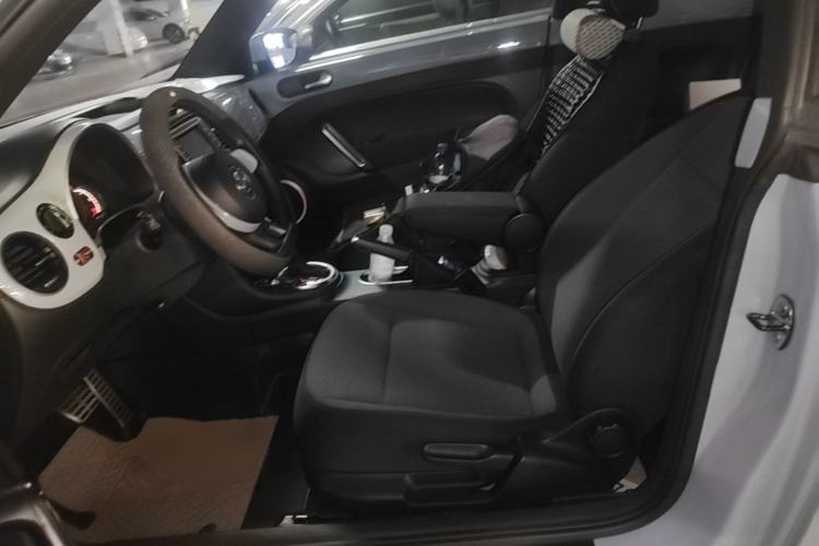 Used Volkswagen Beetle 2015 180TSI model Left Front Seat