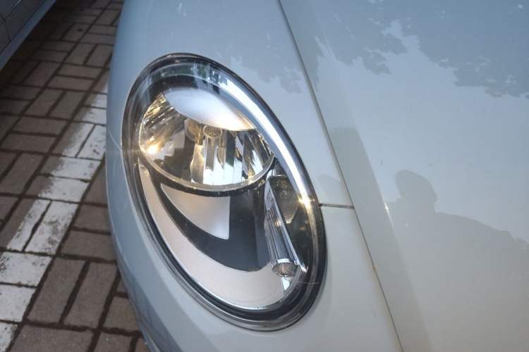 Used Volkswagen Beetle 2015 180TSI model Right Front Headlight
