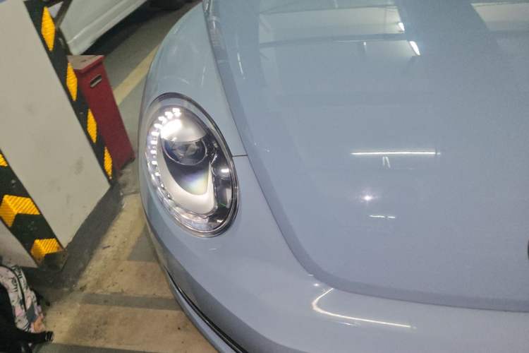 Used Volkswagen Beetle 2015 180TSI model Right Front Headlight