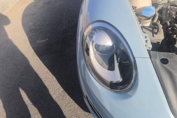 Used Volkswagen Beetle 2015 180TSI model Right Front Headlight