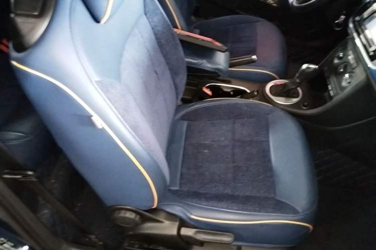 Used Volkswagen Beetle 2015 180TSI model Right Front Seat