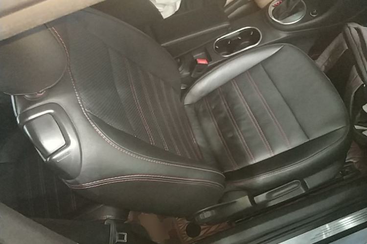Used Volkswagen Beetle 2015 180TSI model Right Front Seat