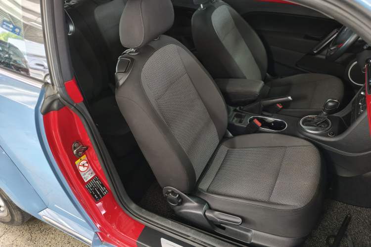 Used Volkswagen Beetle 2015 180TSI model Right Front Seat