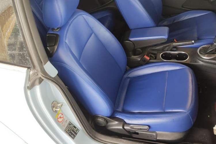 Used Volkswagen Beetle 2015 180TSI model Right Front Seat