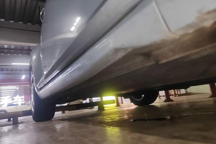 Used Volkswagen Beetle 2015 180TSI model Right Side Sill