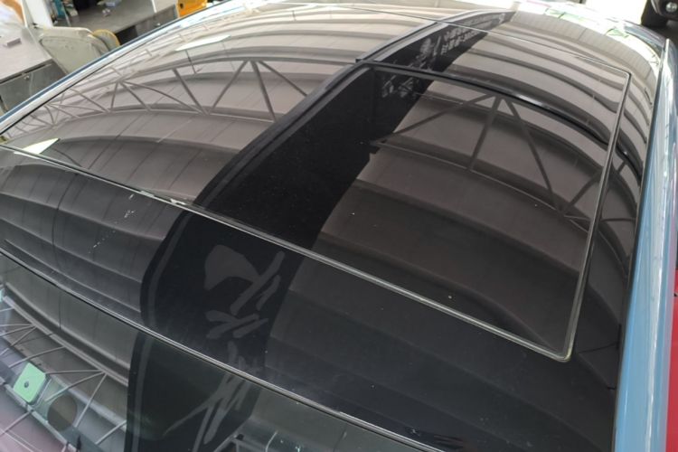 Used Volkswagen Beetle 2015 180TSI model Roof