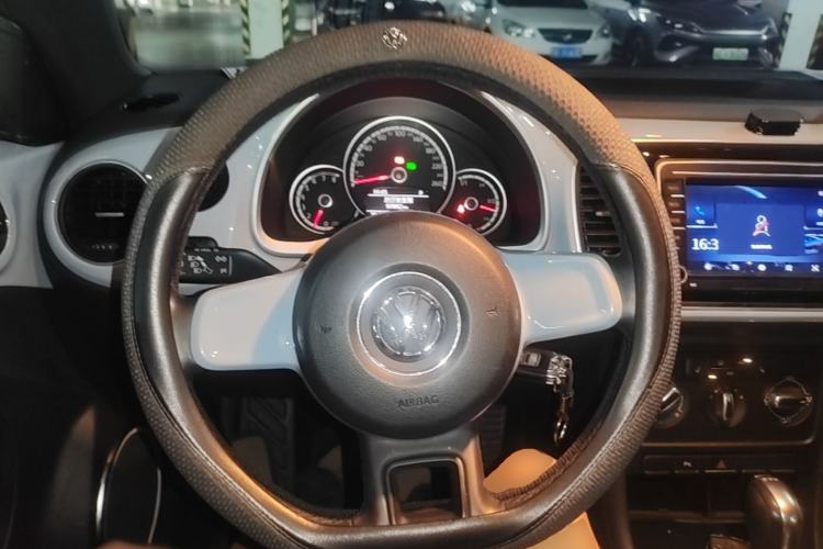 Used Volkswagen Beetle 2015 180TSI model Steering Wheel