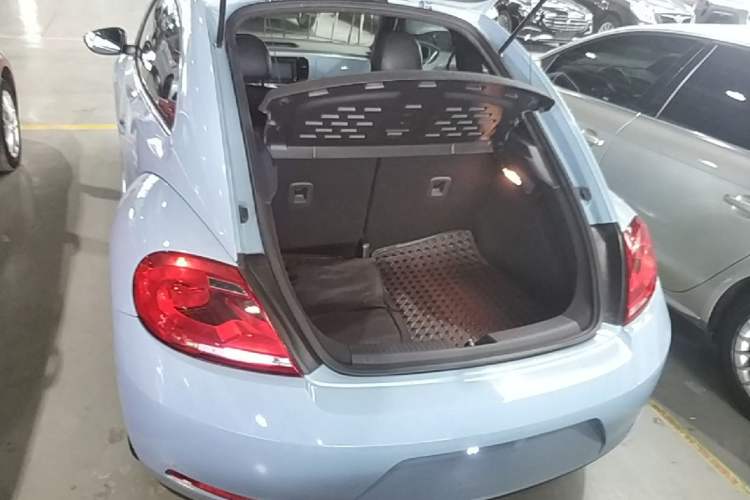 Used Volkswagen Beetle 2015 180TSI model Trunk