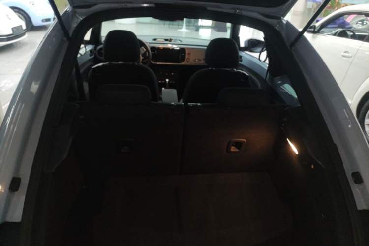 Used Volkswagen Beetle 2015 180TSI model Trunk