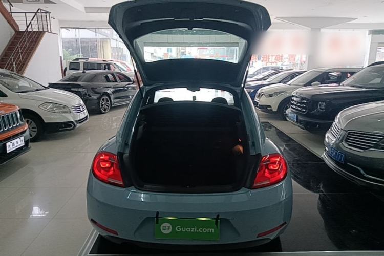 Used Volkswagen Beetle 2015 180TSI model Trunk