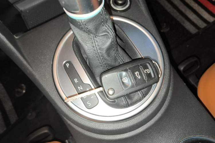 Used Volkswagen Beetle 2015 180TSI model Vehicle Key