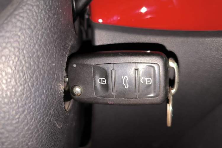 Used Volkswagen Beetle 2015 180TSI model Vehicle Key