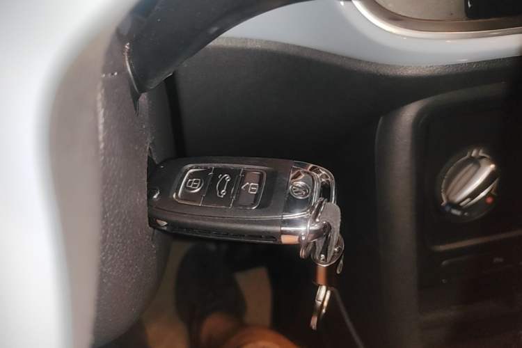Used Volkswagen Beetle 2015 180TSI model Vehicle Key