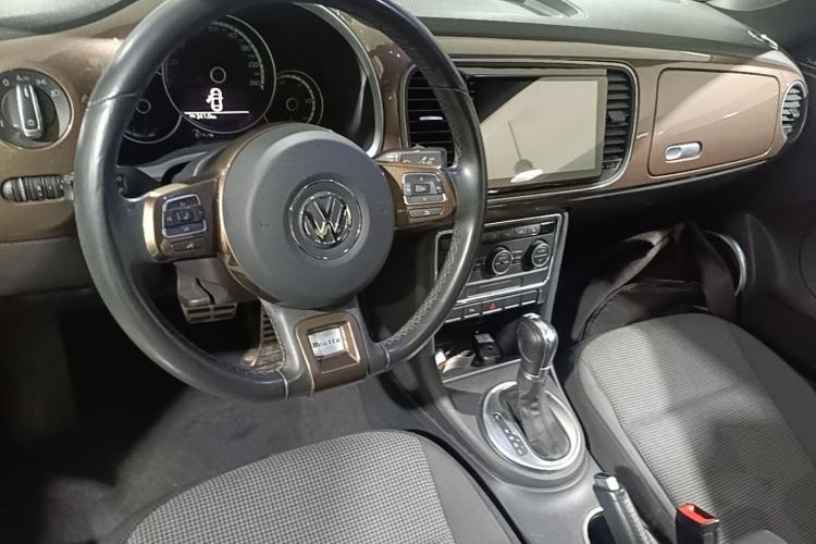 Used Volkswagen Beetle 2015 280TSI Center Console