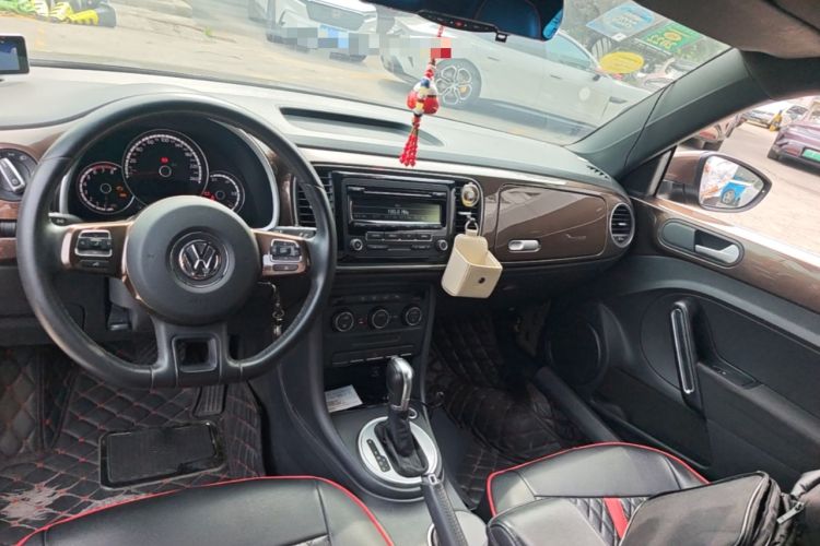 Used Volkswagen Beetle 2015 280TSI Center Console