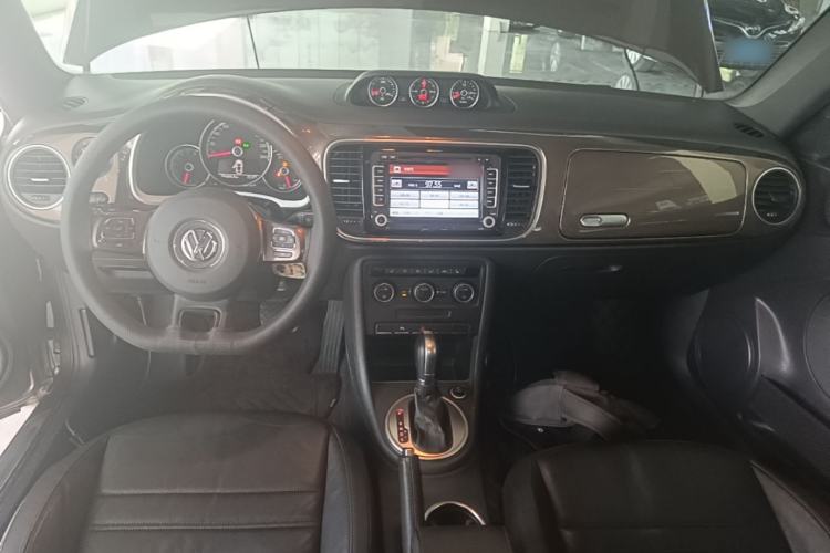 Used Volkswagen Beetle 2015 280TSI Center Console
