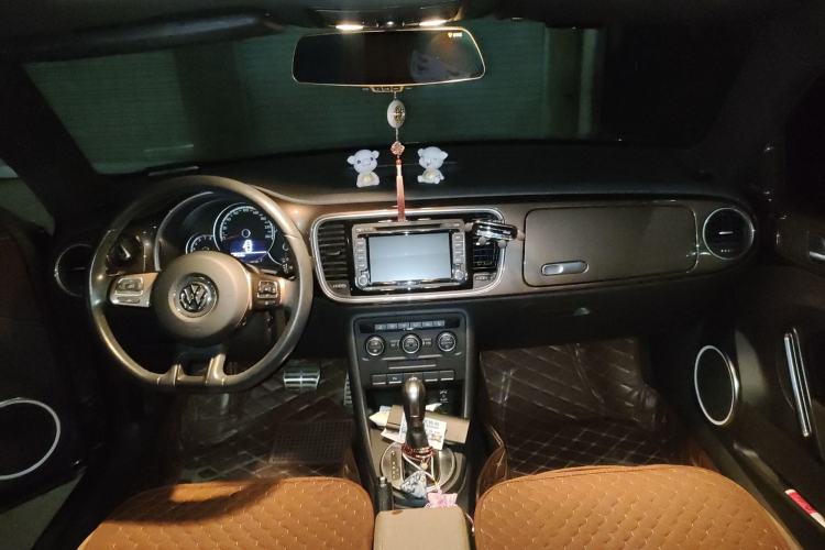 Used Volkswagen Beetle 2015 280TSI Center Console