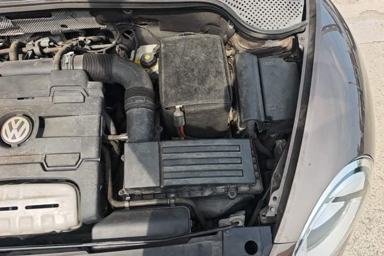 Used Volkswagen Beetle 2015 280TSI Engine Bay Left