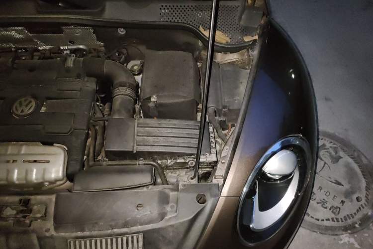 Used Volkswagen Beetle 2015 280TSI Engine Bay Left