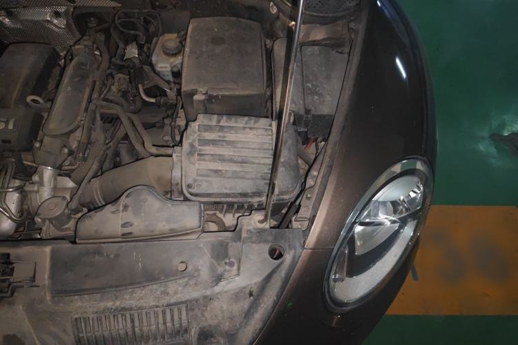 Used Volkswagen Beetle 2015 180TSI model Engine Bay Left