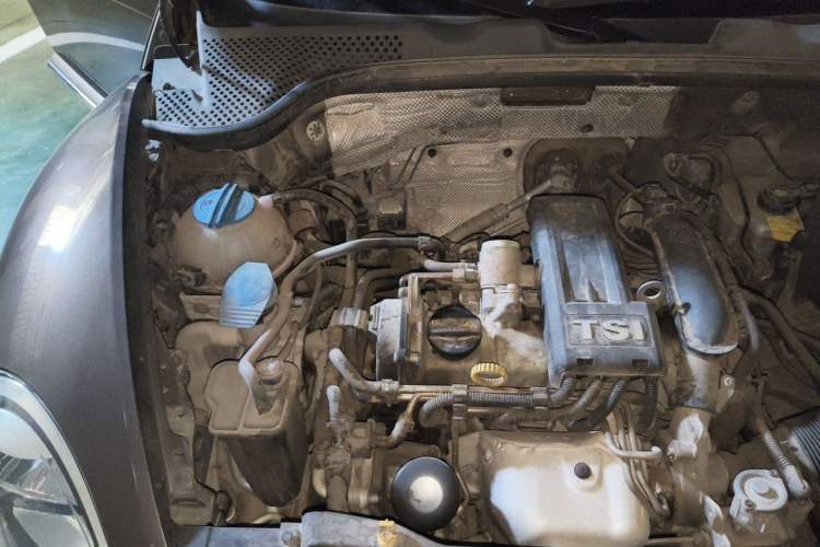 Used Volkswagen Beetle 2015 180TSI model Engine Bay Right