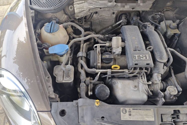 Used Volkswagen Beetle 2015 180TSI model Engine Bay Right