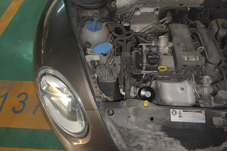Used Volkswagen Beetle 2015 180TSI model Engine Bay Right