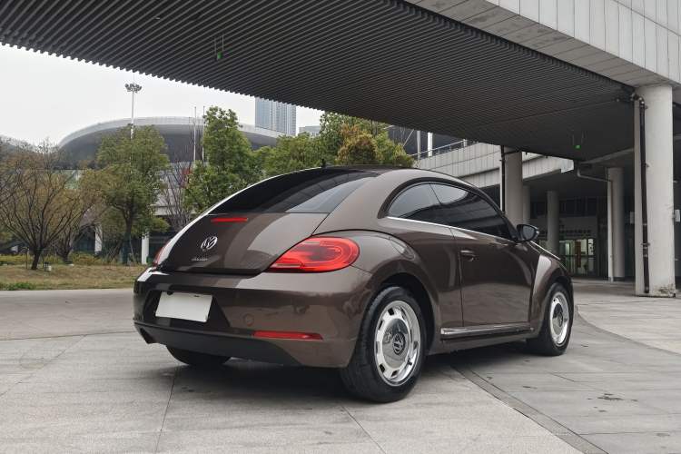 Used Volkswagen Beetle 2015 180TSI model Exterior 4