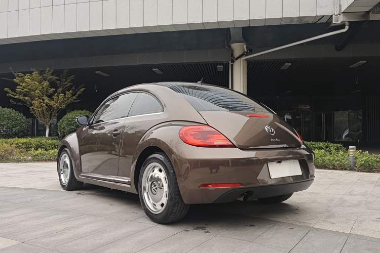 Used Volkswagen Beetle 2015 180TSI model Exterior 5