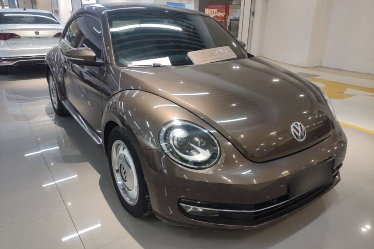 Used Volkswagen Beetle 2015 180TSI model Front Right 45 Deg
