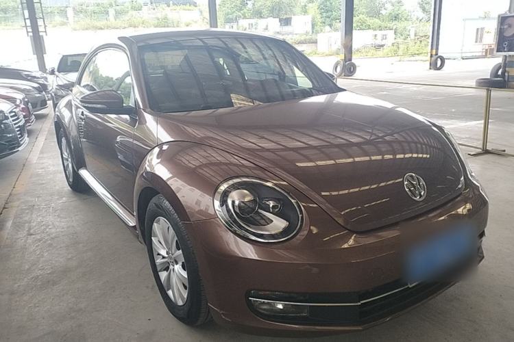 Used Volkswagen Beetle 2015 180TSI model Front Right 45 Deg
