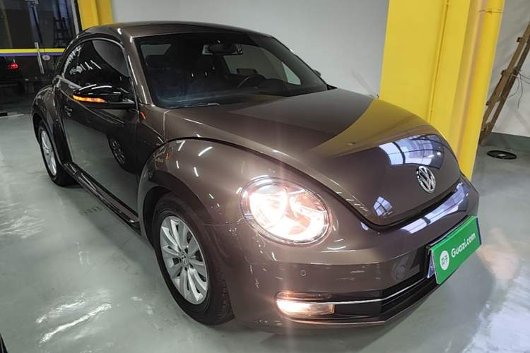 Used Volkswagen Beetle 2015 180TSI model Front Right 45 Deg