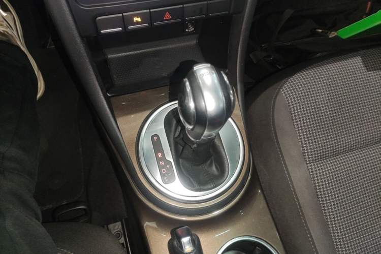 Used Volkswagen Beetle 2015 180TSI model Gear Lever