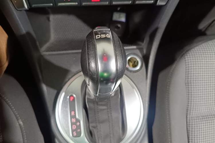 Used Volkswagen Beetle 2015 280TSI Gear Lever