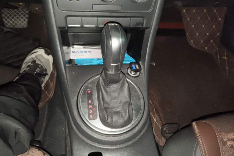 Used Volkswagen Beetle 2015 180TSI model Gear Lever