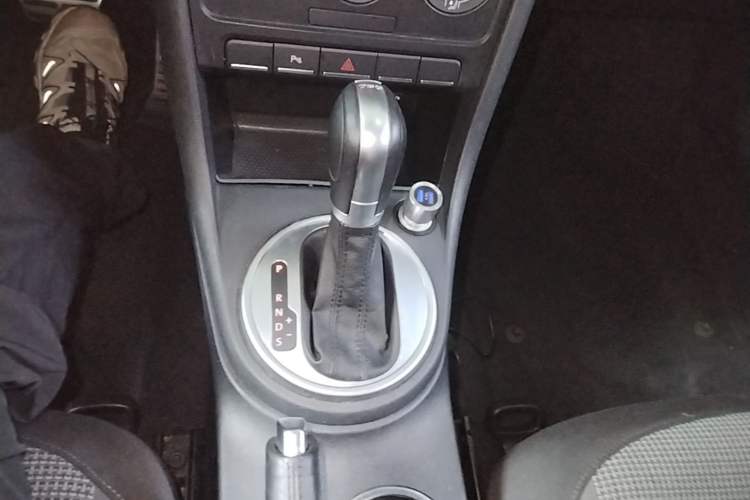 Used Volkswagen Beetle 2015 180TSI model Gear Lever
