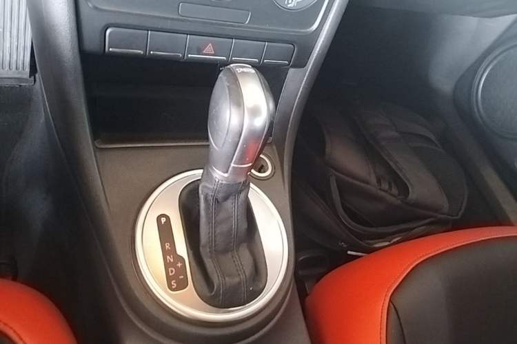 Used Volkswagen Beetle 2015 180TSI model Gear Lever