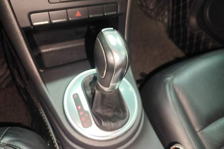 Used Volkswagen Beetle 2015 180TSI model Gear Lever