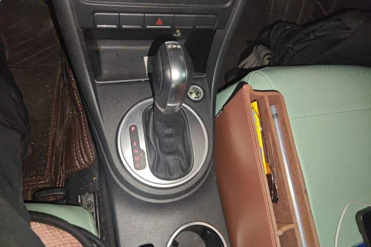 Used Volkswagen Beetle 2015 180TSI model Gear Lever