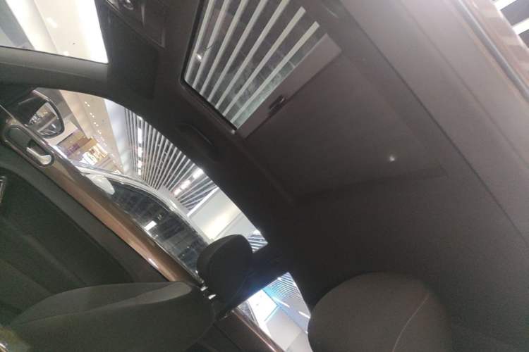 Used Volkswagen Beetle 2015 180TSI model Headliner