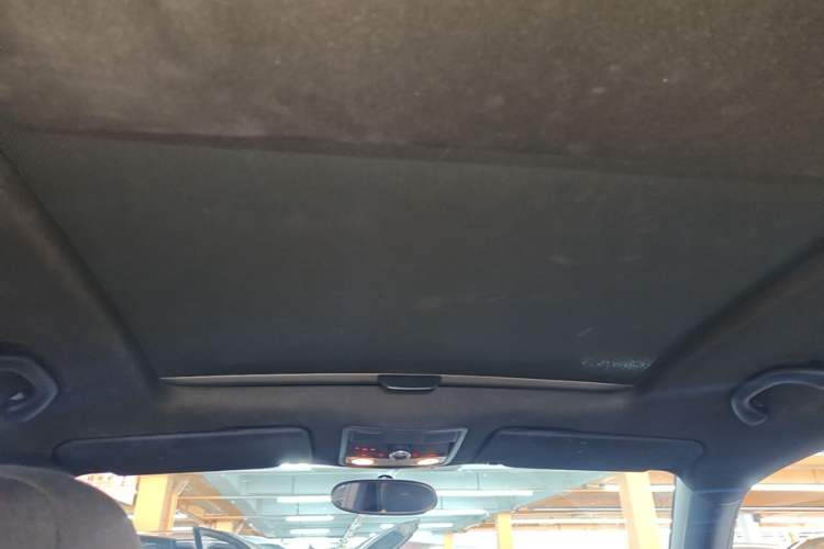 Used Volkswagen Beetle 2015 180TSI model Headliner